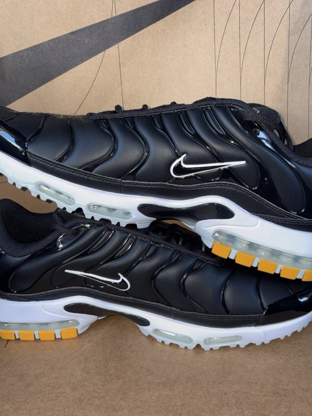 NEW Nike Air Max Plus Panda Black Golf Shoes Mens Size 13 FZ4150-001 - Picture 3 of 8